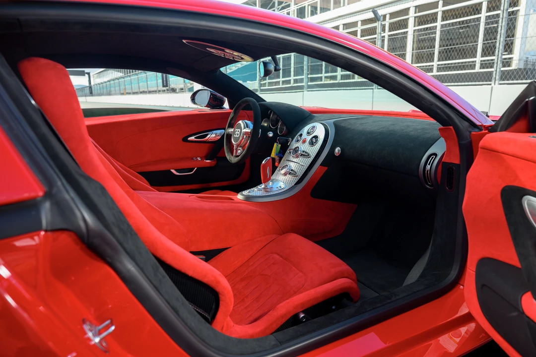 2008 Bugatti Veyron - Image 24 of 31