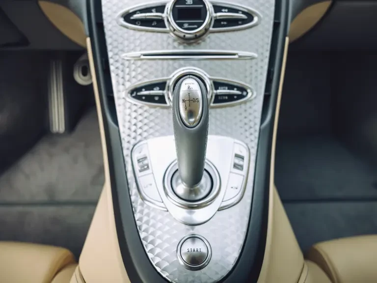 2008 Bugatti Veyron - Image 24 of 31