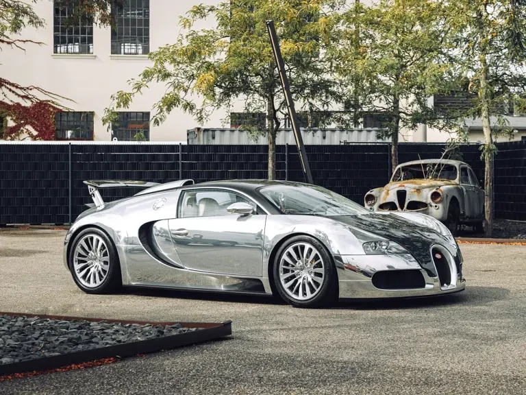 2008 Bugatti Veyron - Image 2 of 31