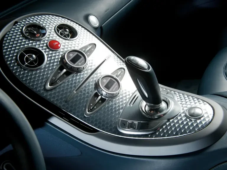2008 Bugatti Veyron - Image 15 of 20