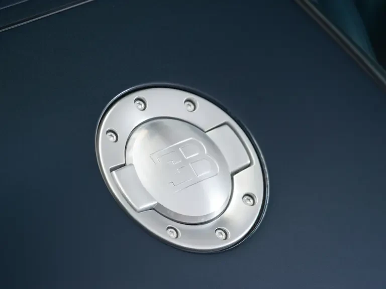 2008 Bugatti Veyron - Image 9 of 20