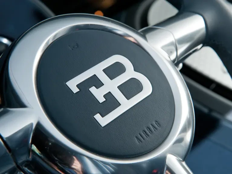 2008 Bugatti Veyron - Image 11 of 20