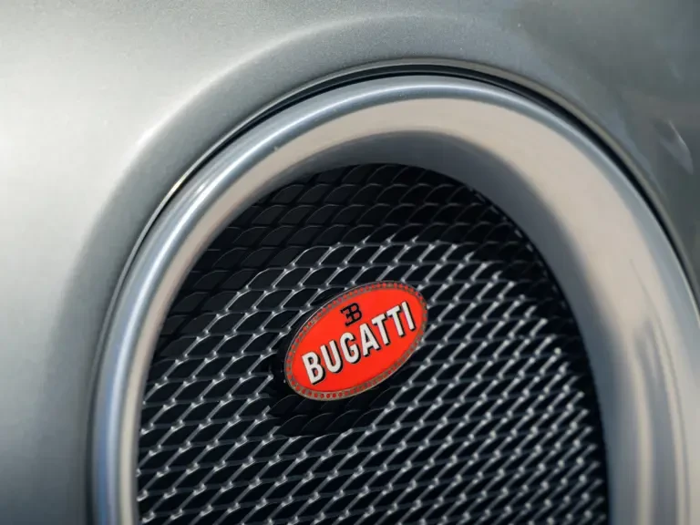 2008 Bugatti Veyron - Image 7 of 31