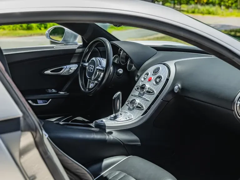 2008 Bugatti Veyron - Image 13 of 31
