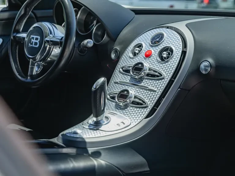 2008 Bugatti Veyron - Image 17 of 31