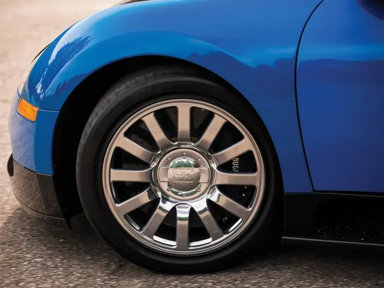 2008 Bugatti Veyron - Image 25 of 31