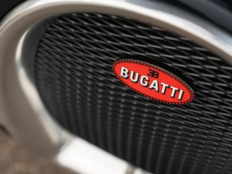 2008 Bugatti Veyron - Image 7 of 31