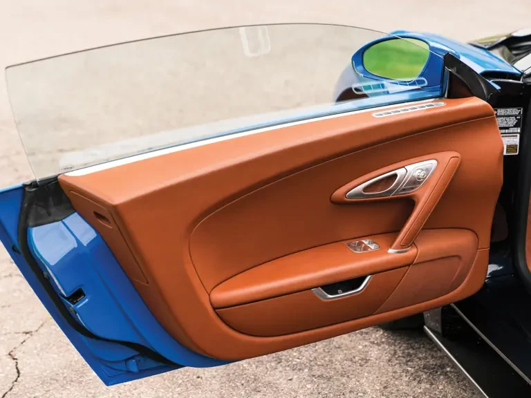 2008 Bugatti Veyron - Image 21 of 31