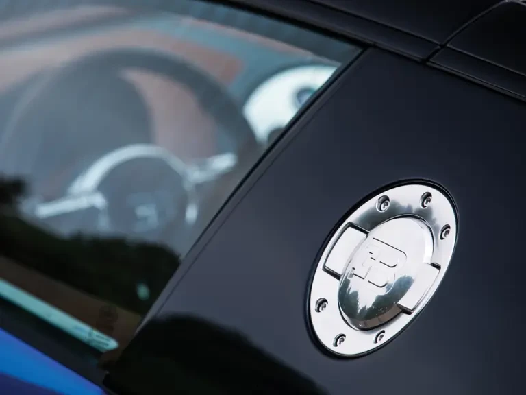 2008 Bugatti Veyron - Image 30 of 31