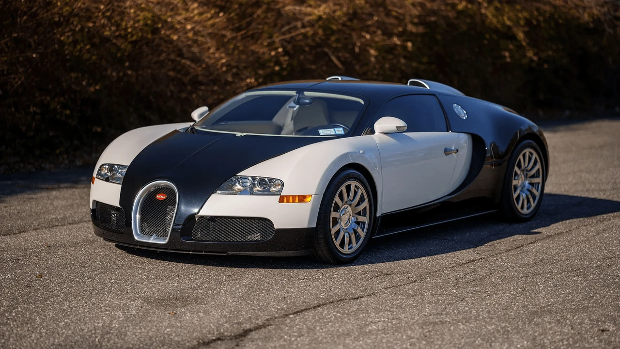2008 Bugatti Veyron - Image 5 of 31