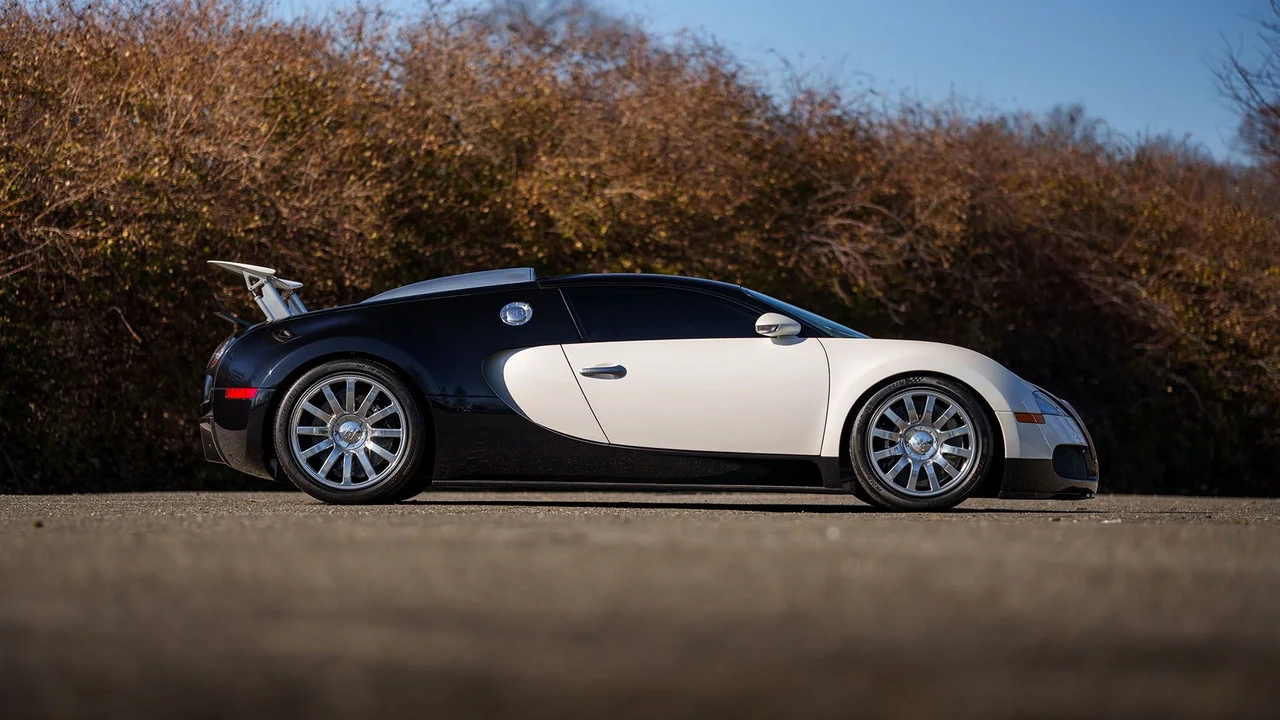 2008 Bugatti Veyron - Image 8 of 31