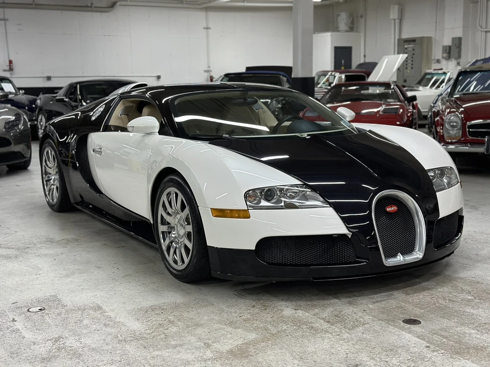 2008 Bugatti Veyron - Image 19 of 31
