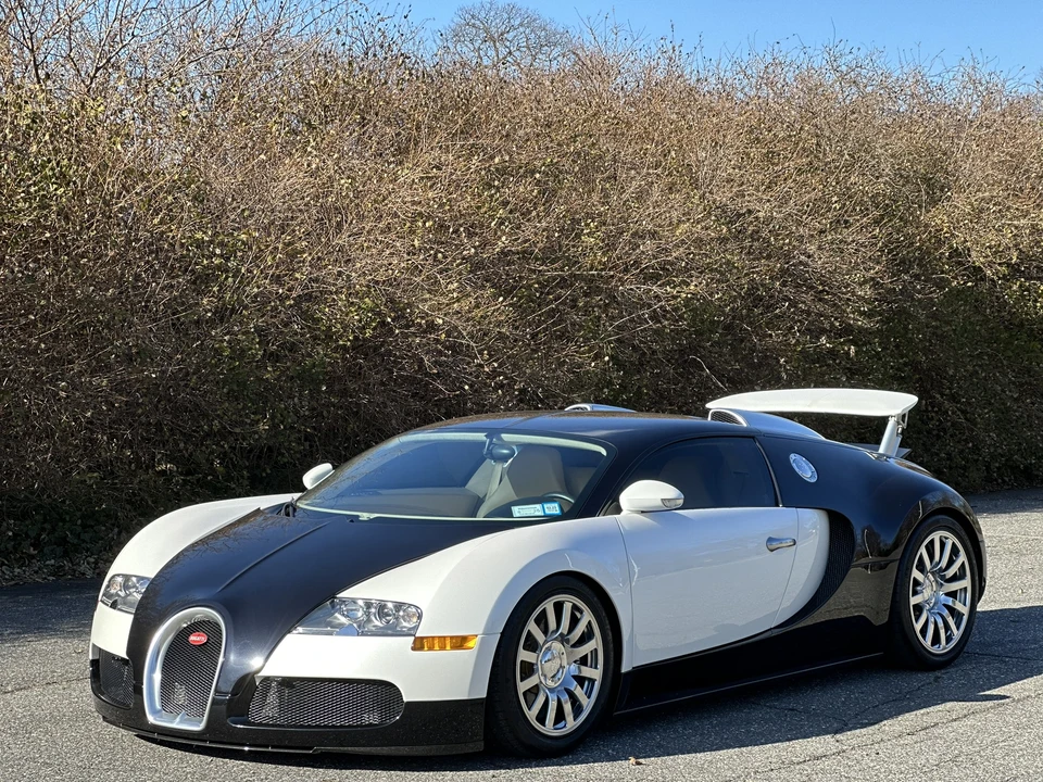 2008 Bugatti Veyron - Image 2 of 31