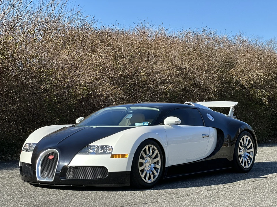 2008 Bugatti Veyron - Image 4 of 31