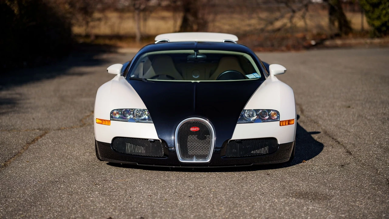 2008 Bugatti Veyron - Image 7 of 31