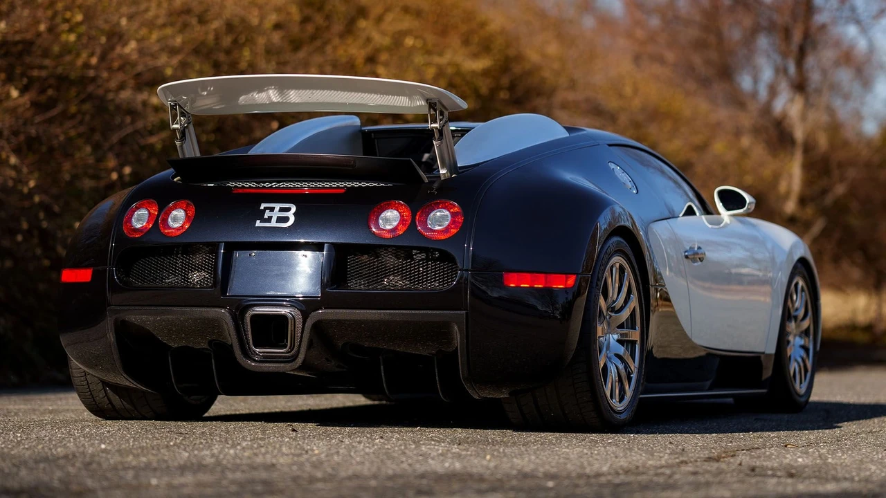 2008 Bugatti Veyron - Image 30 of 31