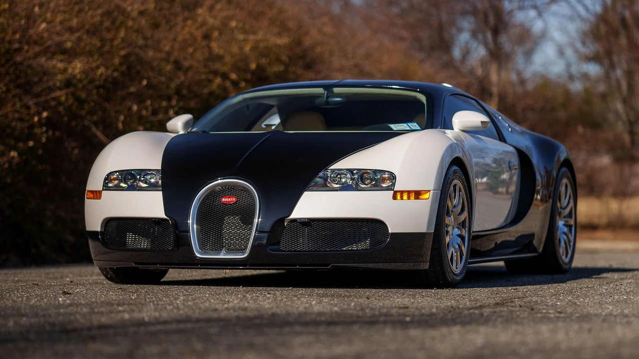 2008 Bugatti Veyron - Image 12 of 31