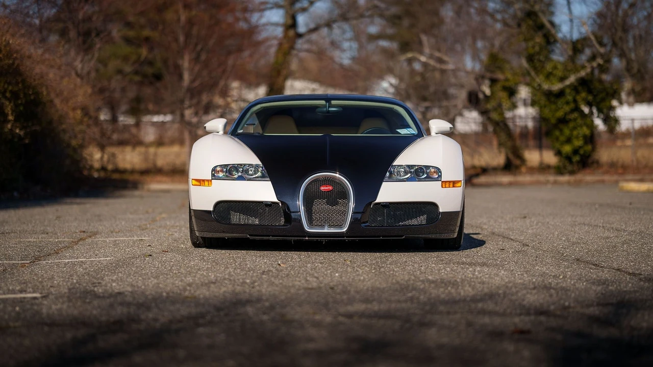 2008 Bugatti Veyron - Image 16 of 31