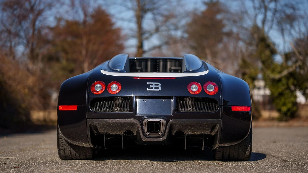 2008 Bugatti Veyron - Image 6 of 31