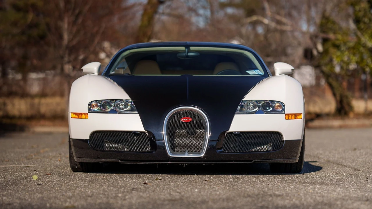 2008 Bugatti Veyron - Image 13 of 31