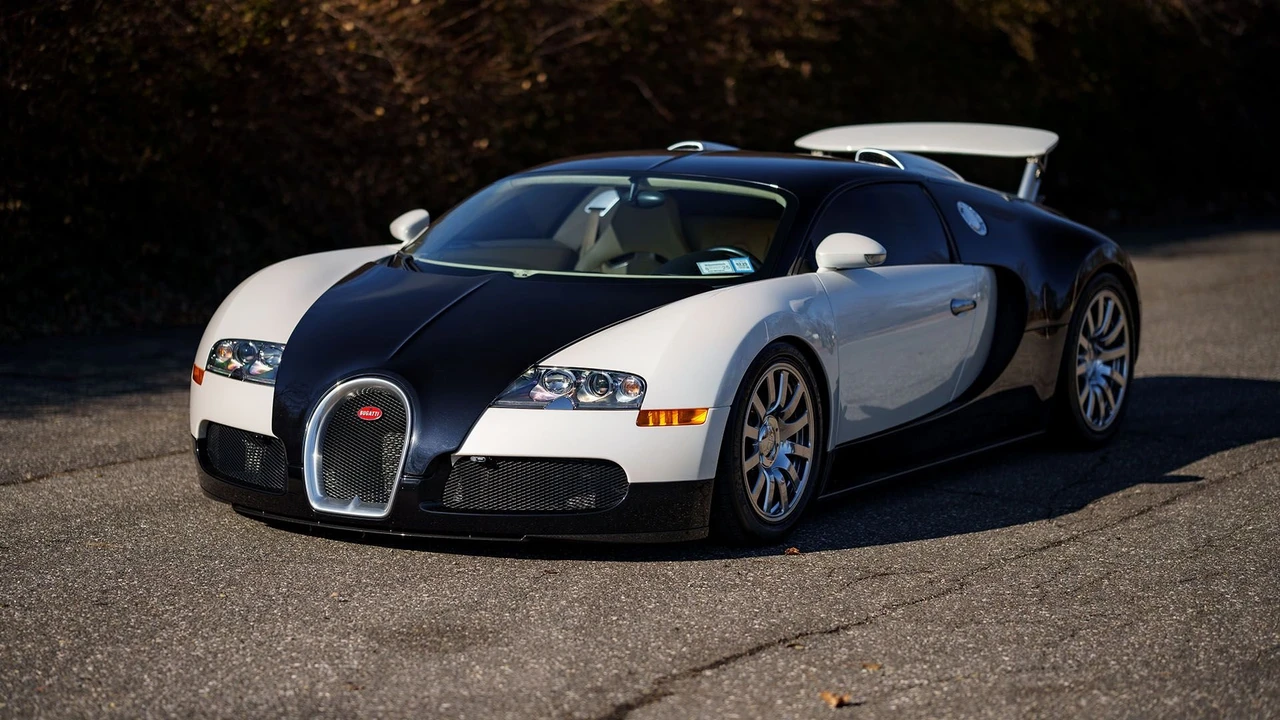 2008 Bugatti Veyron - Image 10 of 31