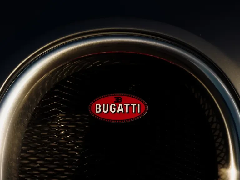 2008 Bugatti Veyron - Image 13 of 31