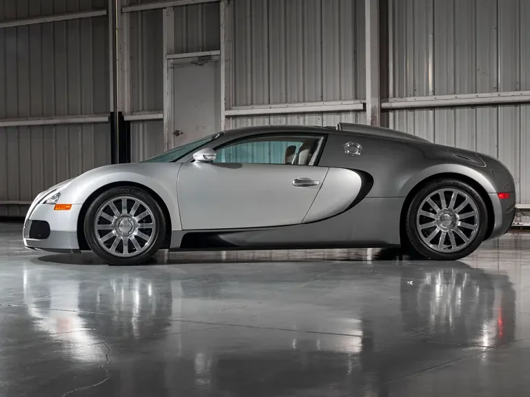 2008 Bugatti Veyron - Image 7 of 31