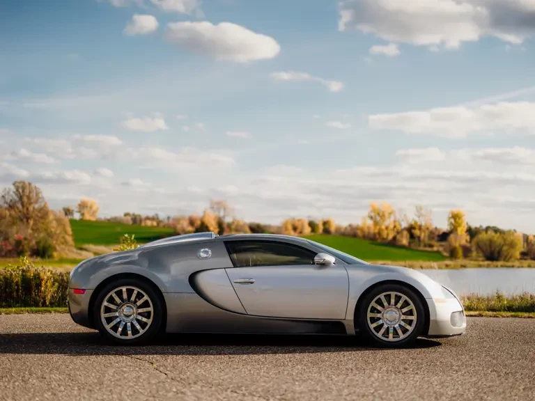 2008 Bugatti Veyron - Image 6 of 31
