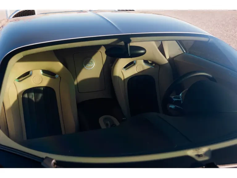 2008 Bugatti Veyron - Image 21 of 31