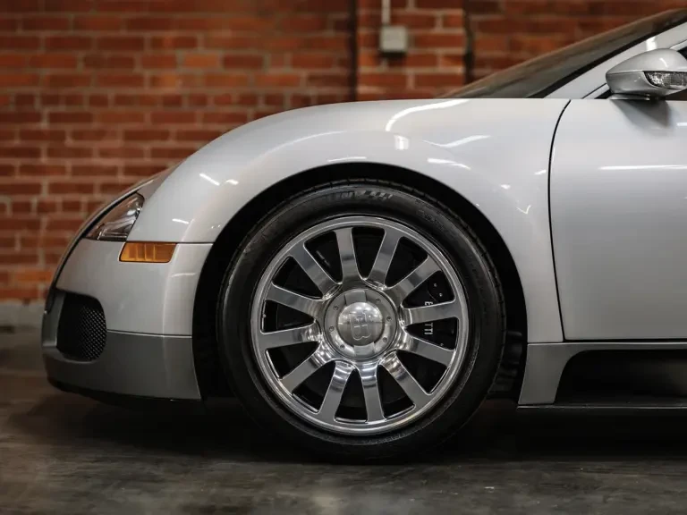 2008 Bugatti Veyron - Image 26 of 31