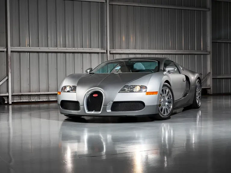 2008 Bugatti Veyron - Image 2 of 31