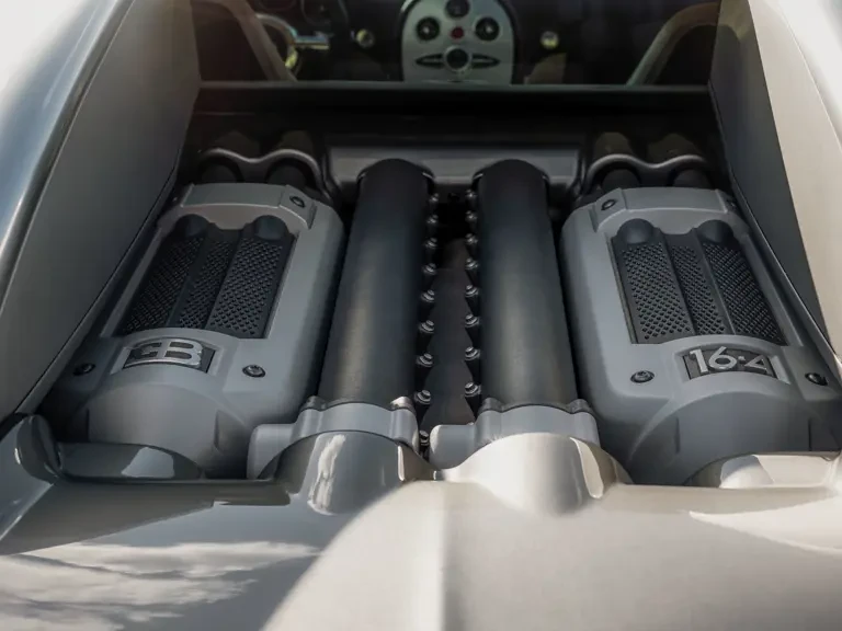 2008 Bugatti Veyron - Image 4 of 31