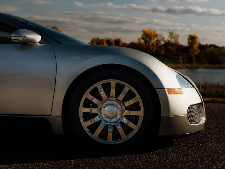 2008 Bugatti Veyron - Image 17 of 31