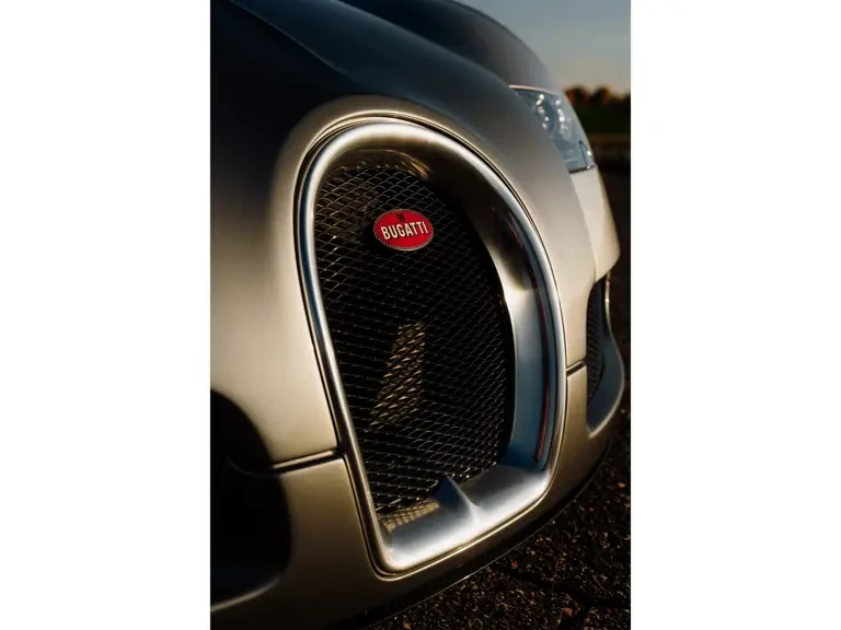 2008 Bugatti Veyron - Image 20 of 31