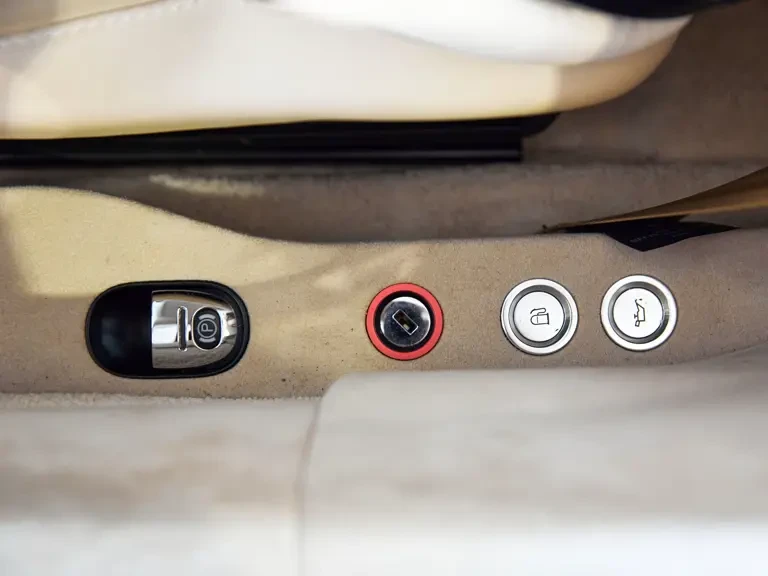 2008 Bugatti Veyron - Image 26 of 31