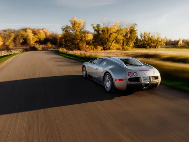 2008 Bugatti Veyron - Image 23 of 31