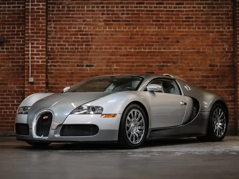 2008 Bugatti Veyron - Image 2 of 31