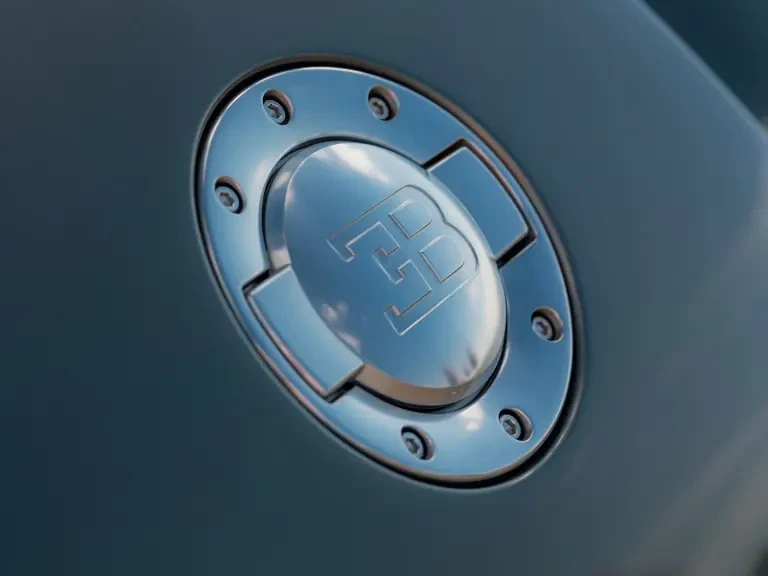 2008 Bugatti Veyron - Image 16 of 31