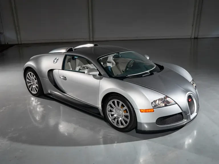 2008 Bugatti Veyron - Image 11 of 31