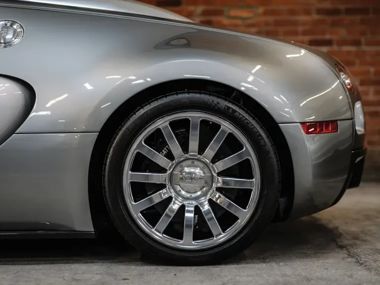 2008 Bugatti Veyron - Image 27 of 31