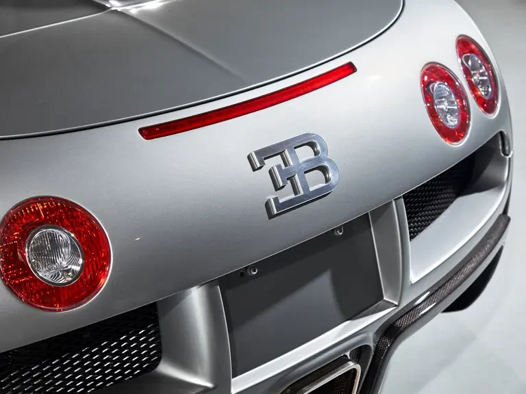 2008 Bugatti Veyron - Image 16 of 31