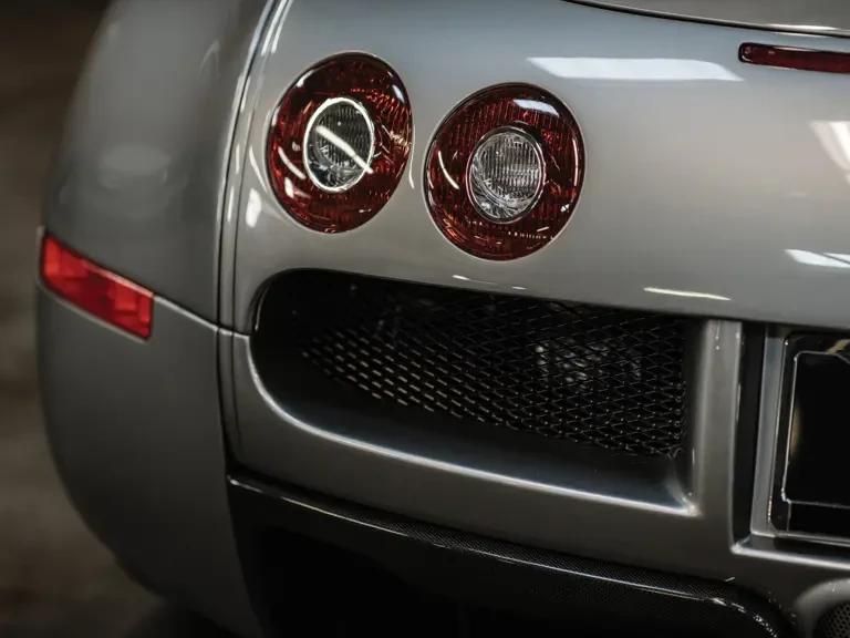 2008 Bugatti Veyron - Image 25 of 31