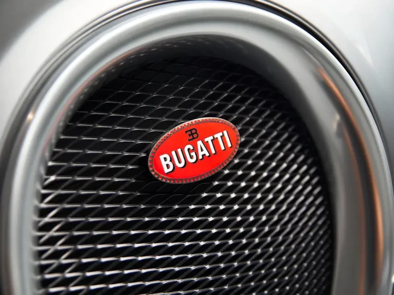 2008 Bugatti Veyron - Image 15 of 31