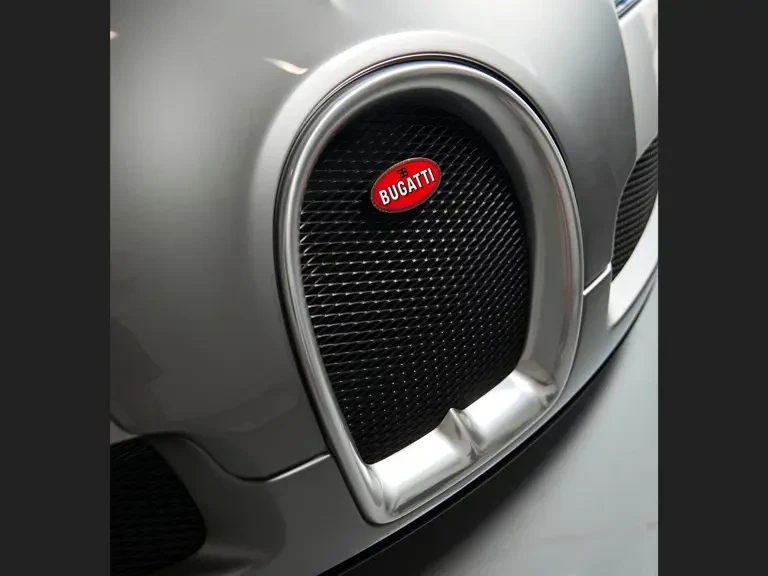 2008 Bugatti Veyron - Image 18 of 31