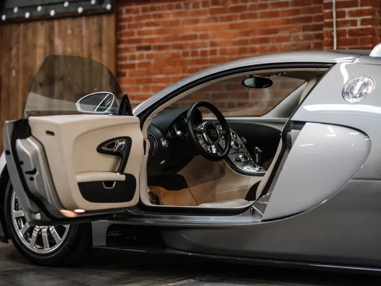 2008 Bugatti Veyron - Image 17 of 31