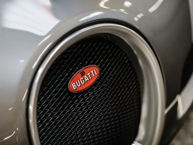 2008 Bugatti Veyron - Image 7 of 31