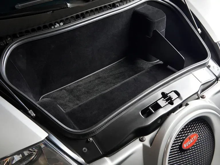 2008 Bugatti Veyron - Image 23 of 31