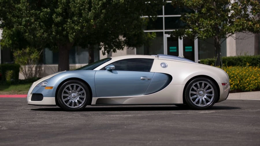 2008 Bugatti Veyron - Image 2 of 12