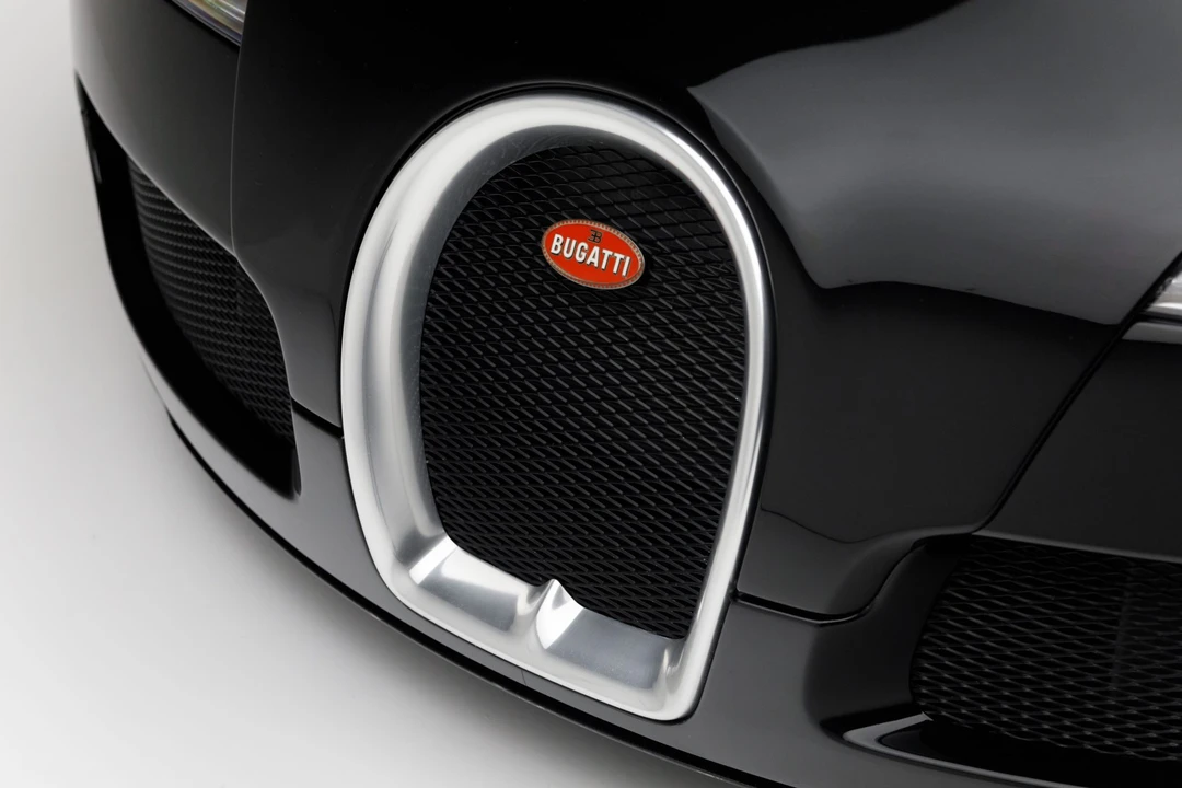 2008 Bugatti Veyron - Image 21 of 31