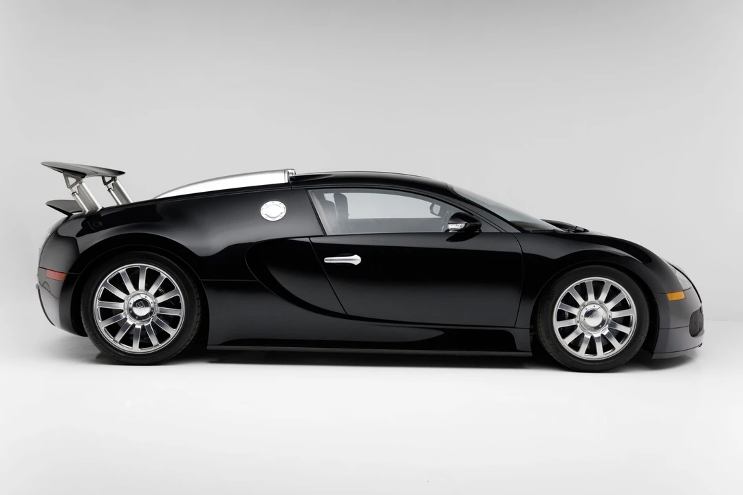 2008 Bugatti Veyron - Image 17 of 31